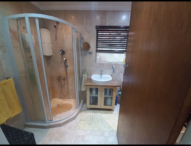 4 BEDROOM HOUSE FOR SALE IN STRANDFONTEIN